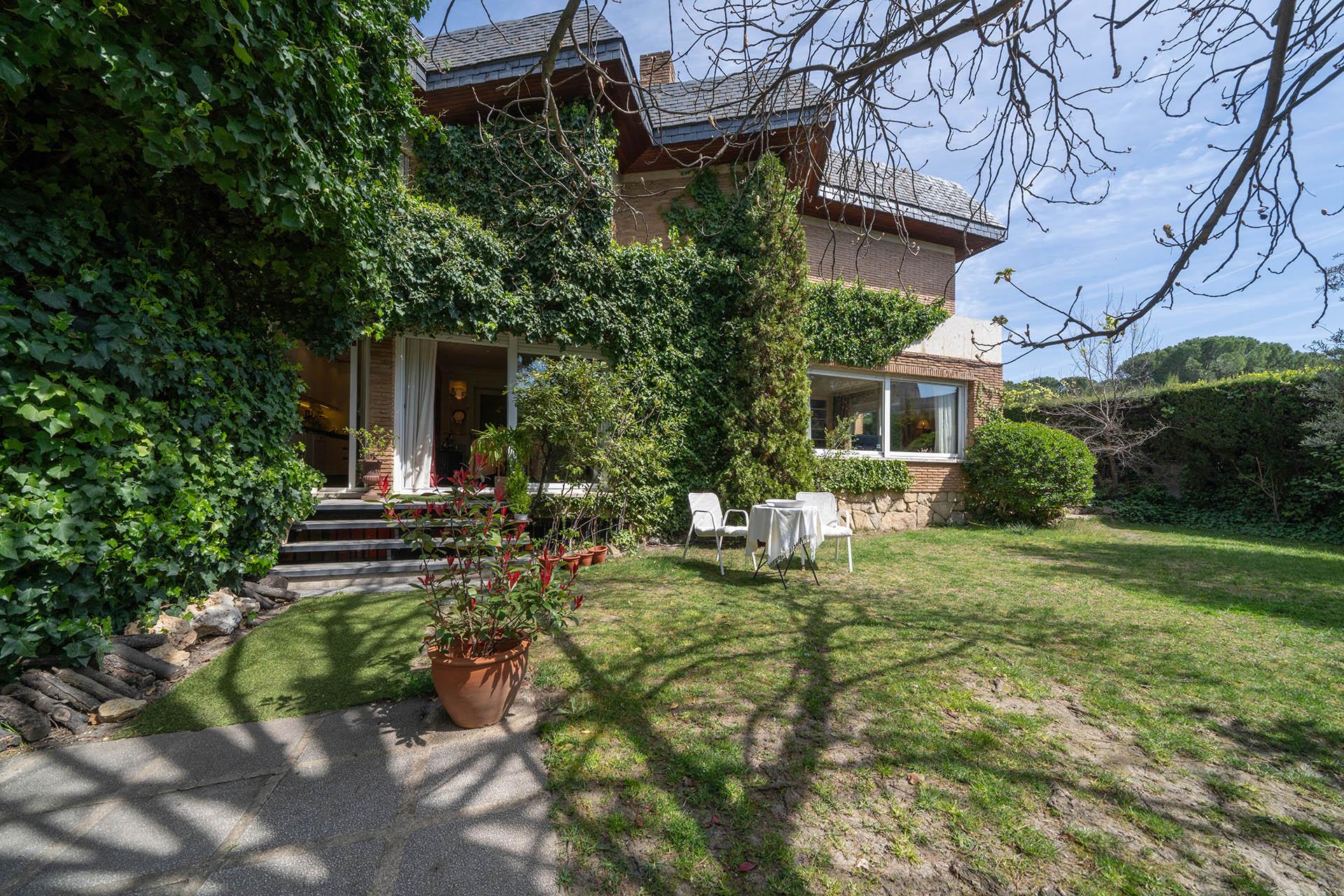 Magnífico pareado en Colonia Diplomáticos - Imagen 3