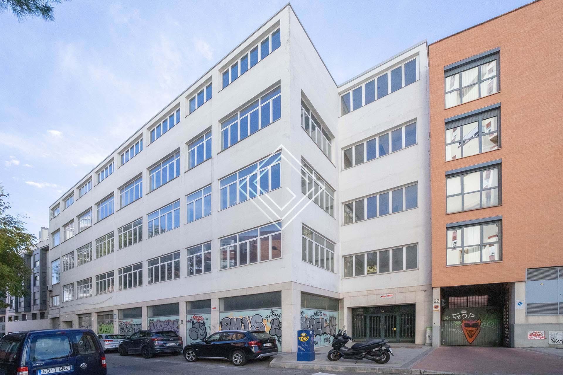 Edificio industrial como muchas posibilidades - Imagen 1