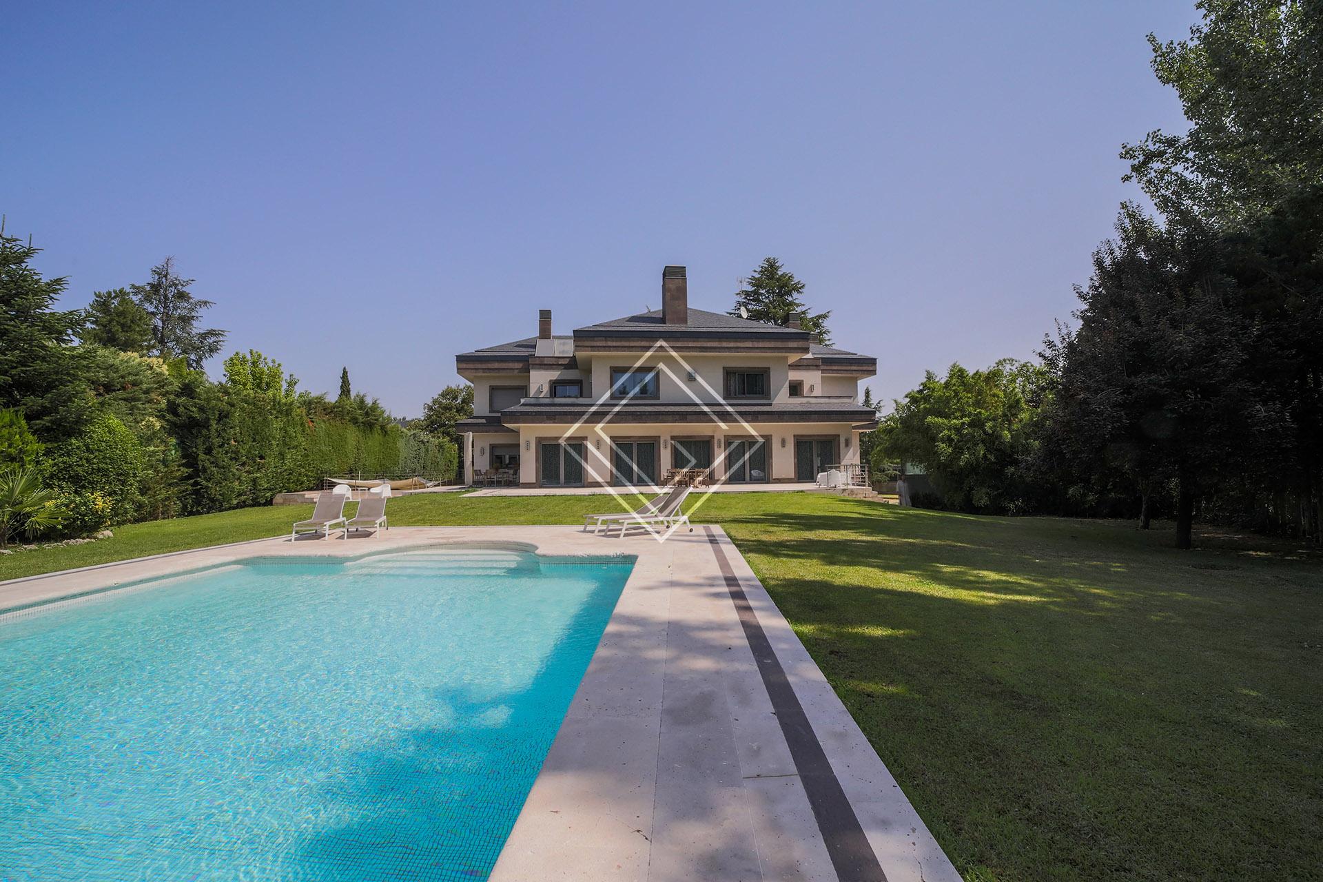 Exclusiva vivienda de lujo en la mejor zona de Ciudalcampo - Imagen 1