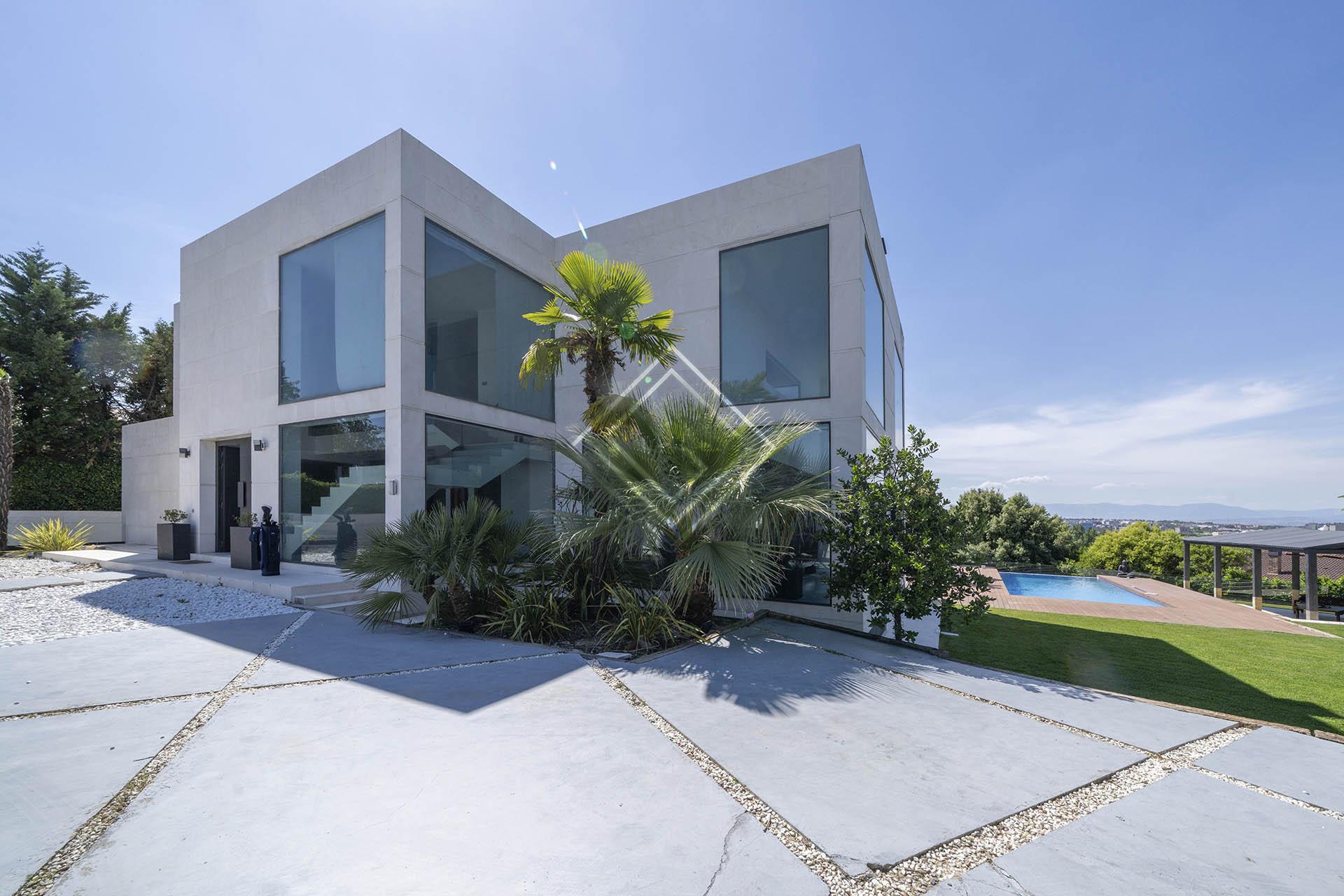 Casa moderna totalmente amueblada con espectaculares vistas a la Sierra de Madrid - Imagen 2