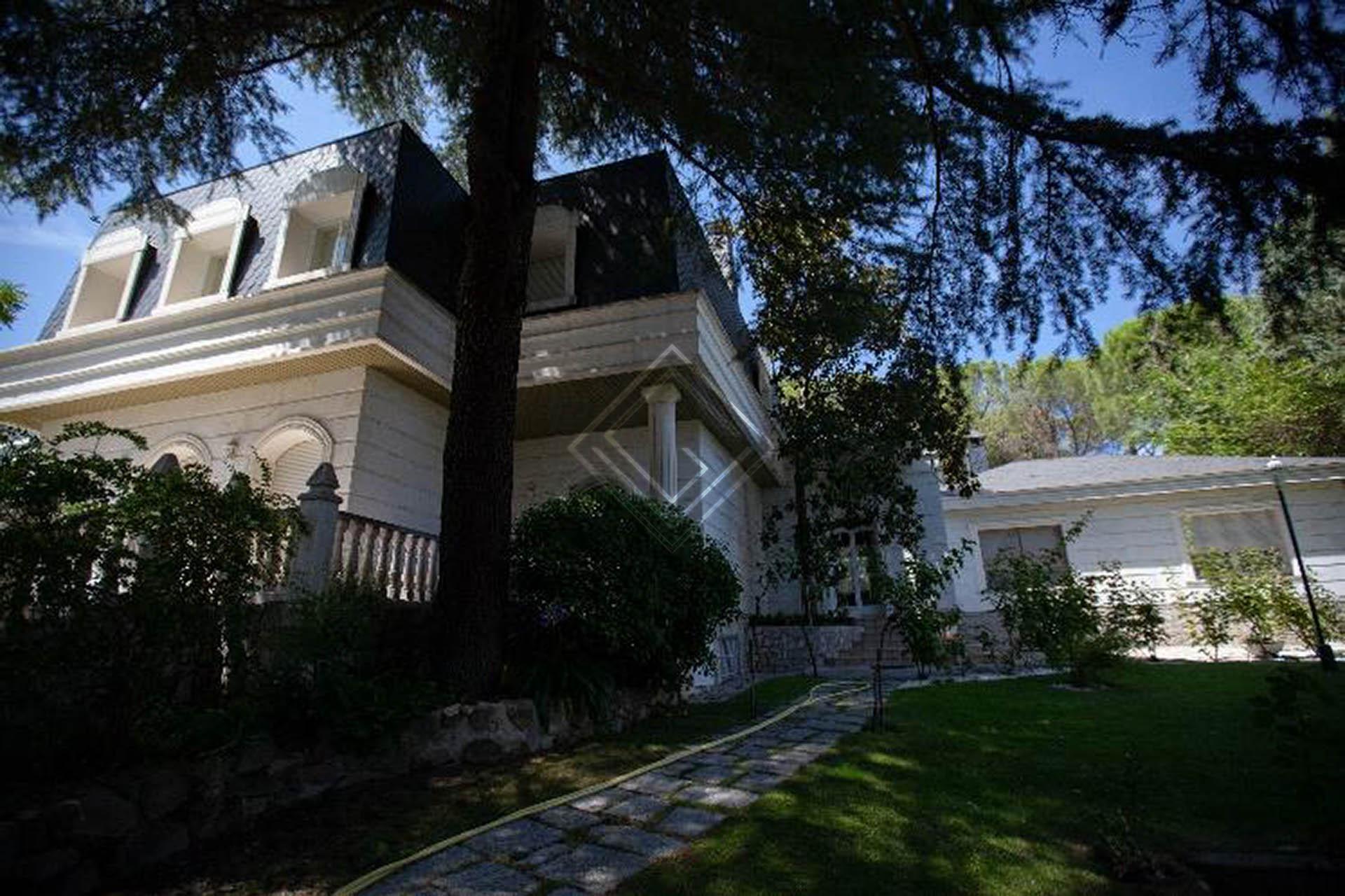 Maravillosa casa de estilo clásico en Casa Quemada - Imagen 3