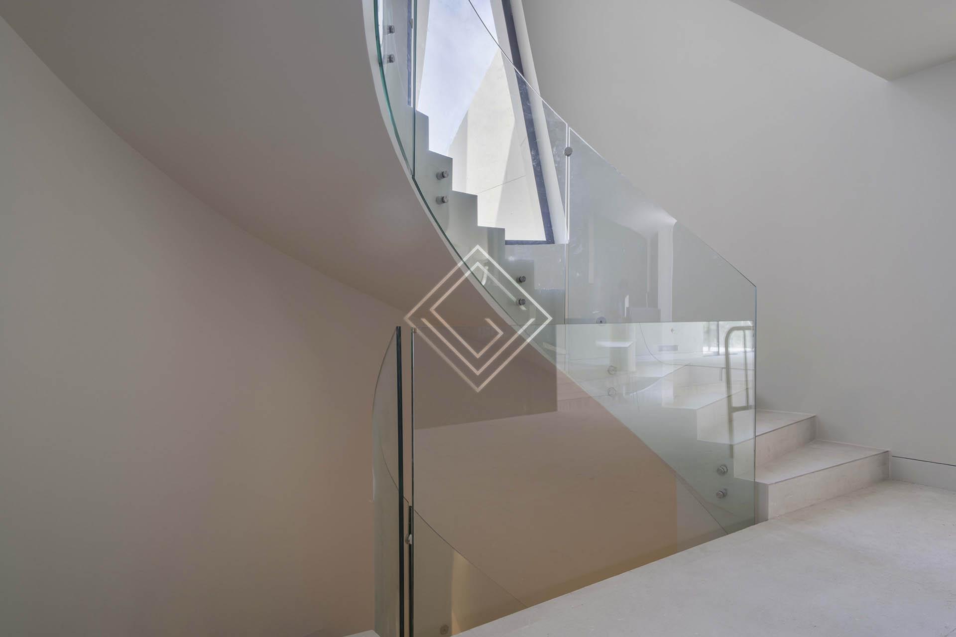 Casa totalmente reformada con diseño vanguardista en parcela de 2800 metros - Imagen 3
