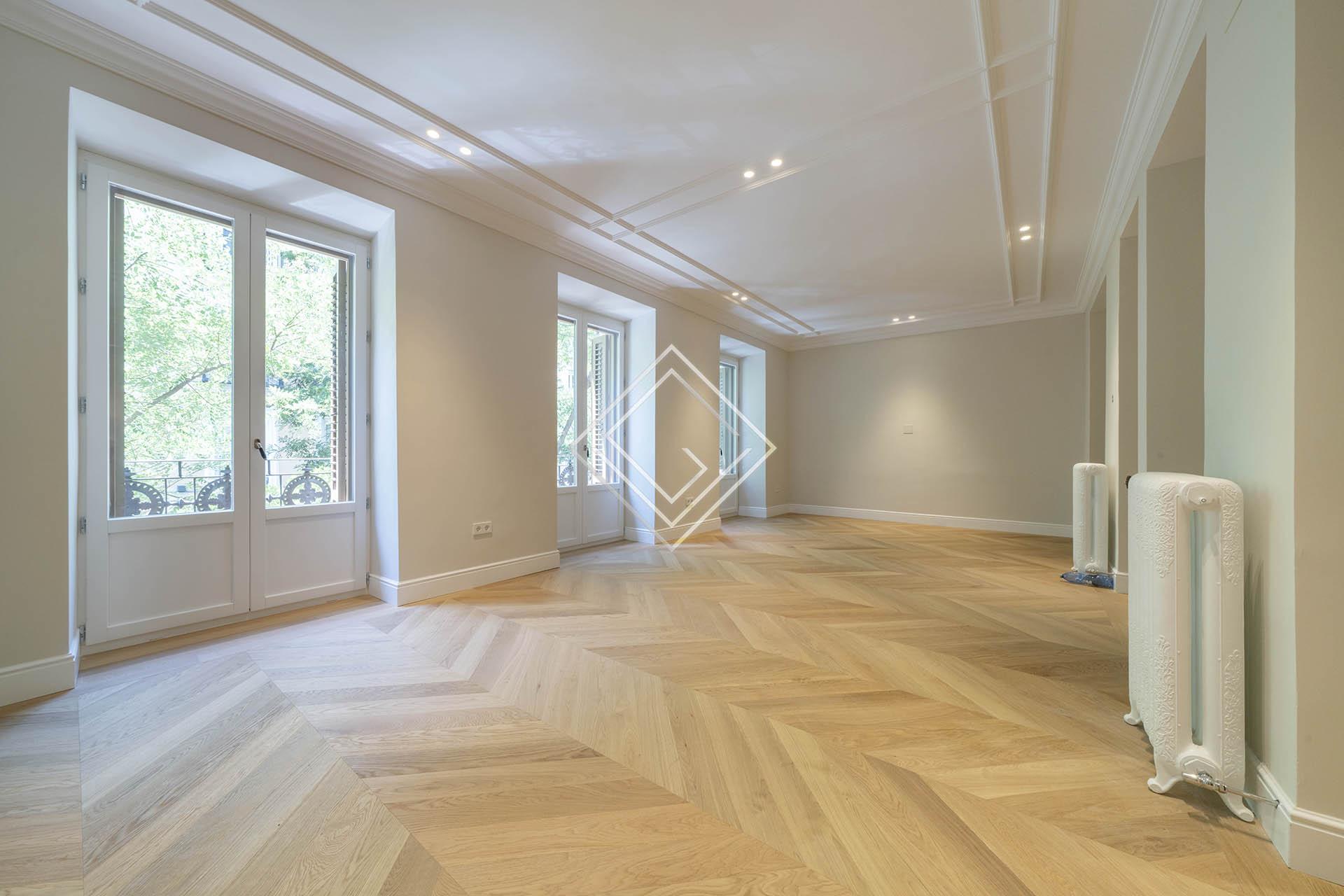 Exclusivo piso junto a El Retiro - Imagen 1