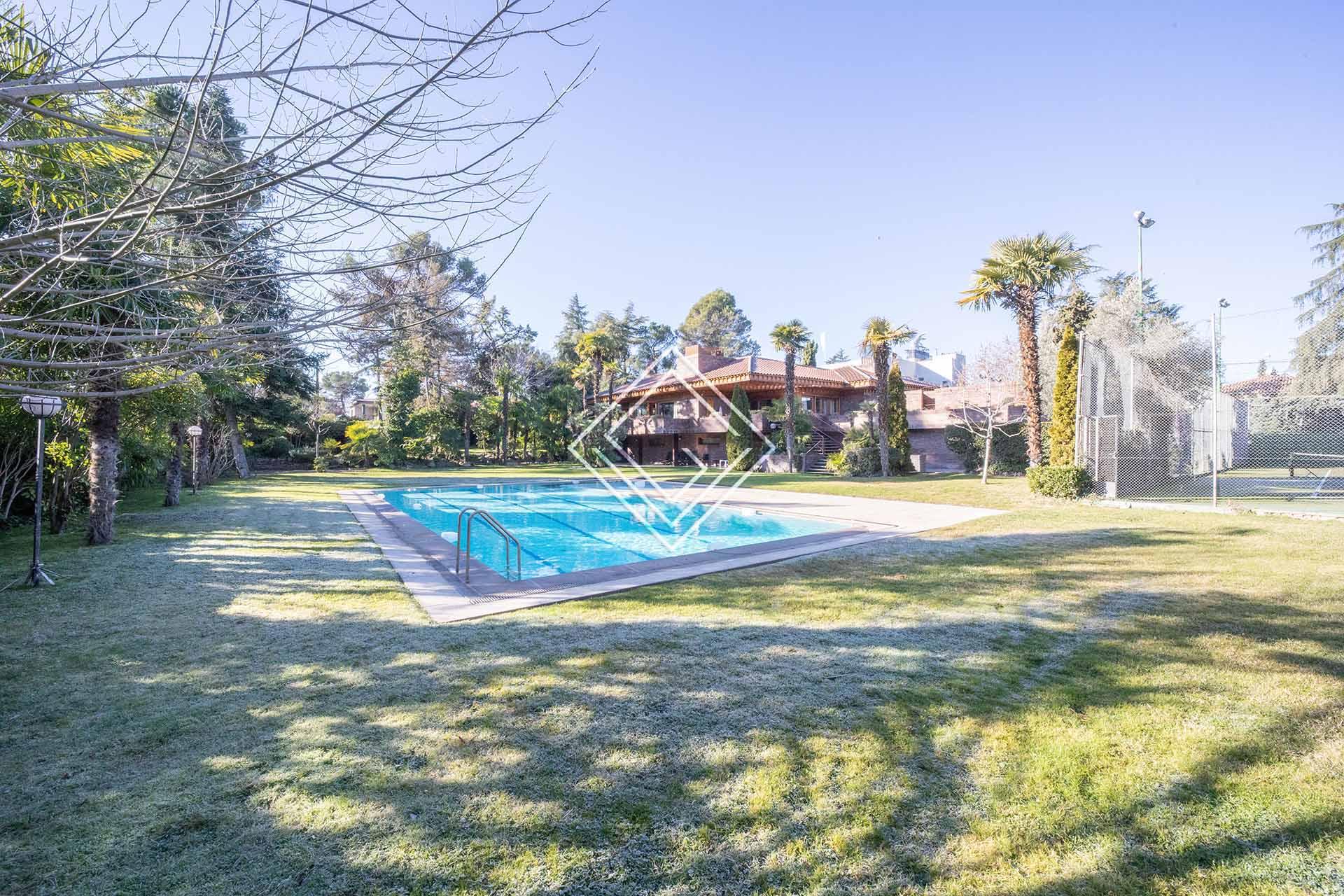 Fabulosa vivienda con espectacular jardín en La Florida - Imagen 3