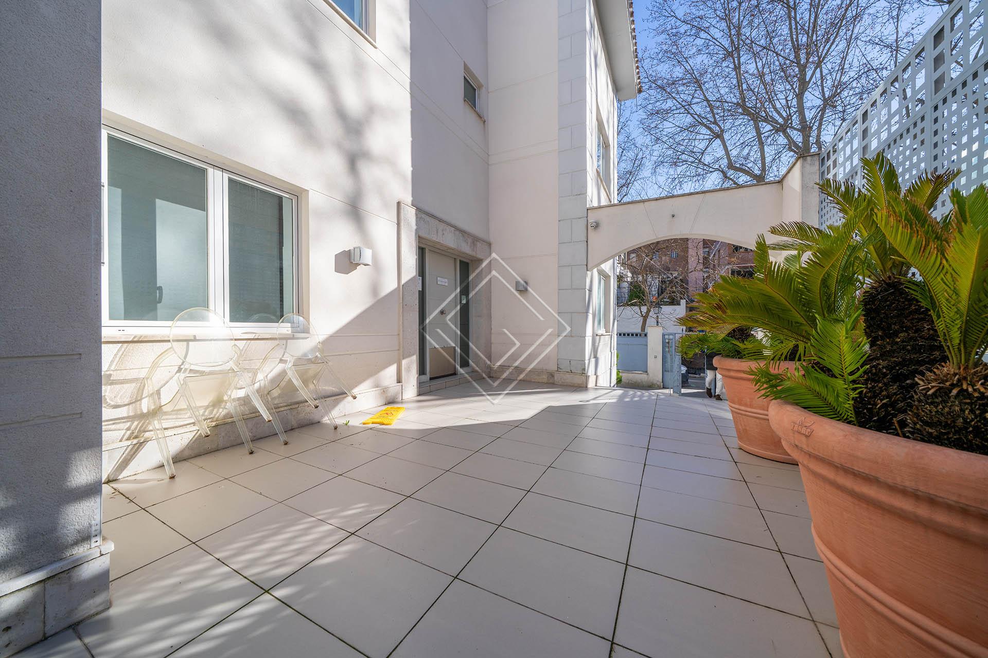 Edificio dotacional en venta en El Viso - Imagen 2