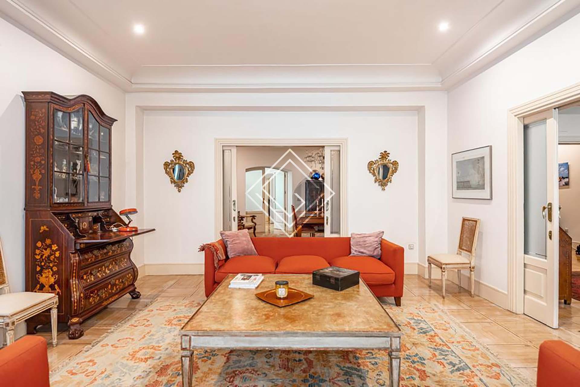 Fabuloso piso segregable en Recoletos - Imagen 3