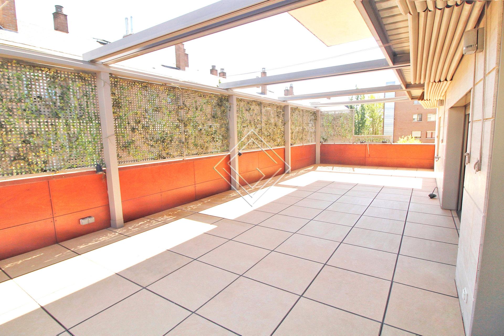 Fabuloso piso con terraza en Condes del Val - Imagen 2