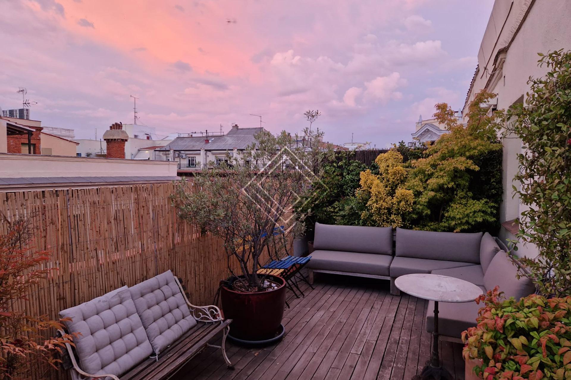 Atico con terraza en Recoletos - Imagen 1